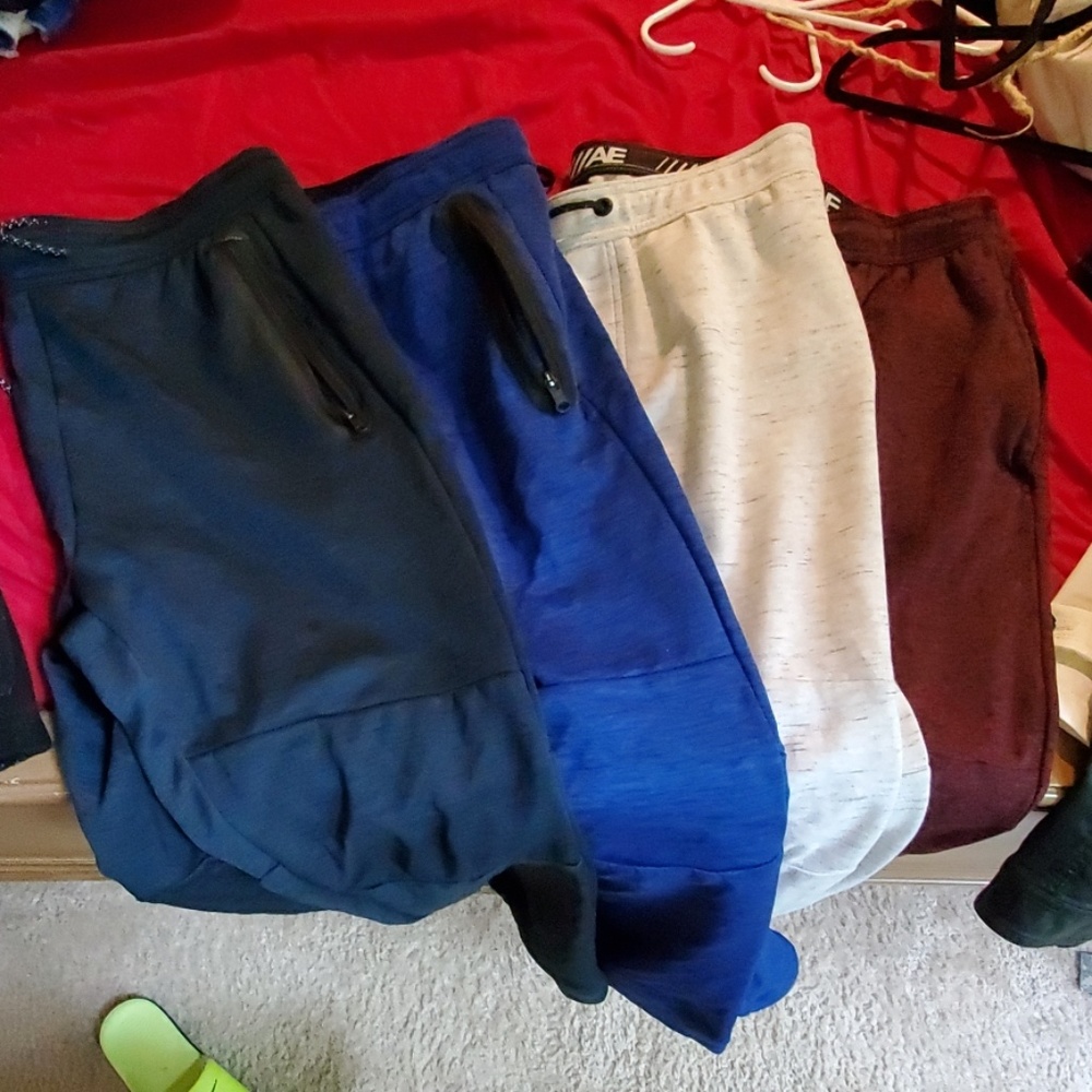 4 ae men's joggers